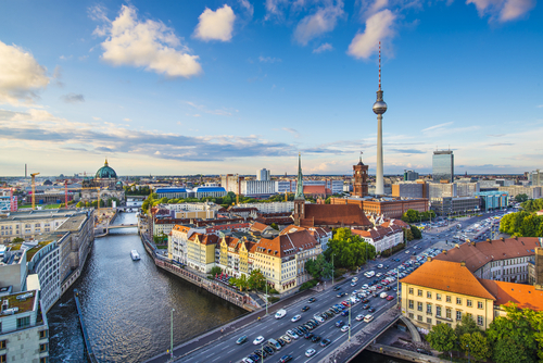 Immobilien in Berlin - Sascha Klupp: Investieren, Sanieren und Gewinnen 