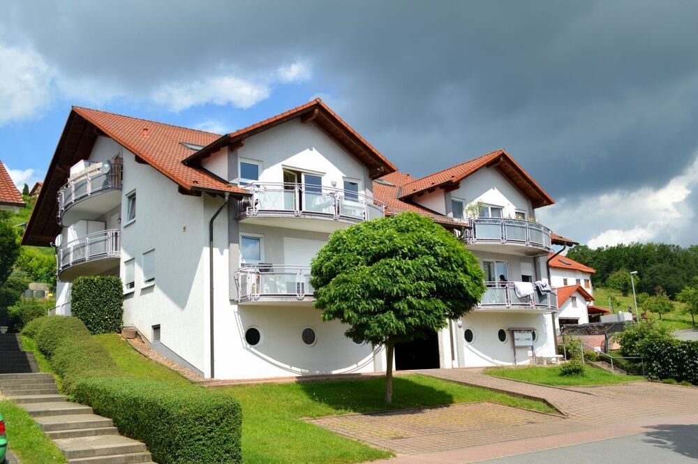 Thumbnail-Attraktive 4-Zimmer-Erdgeschosswohnung mit Balkon, Terrasse & Fernblick in Top-Lage von Erbach
