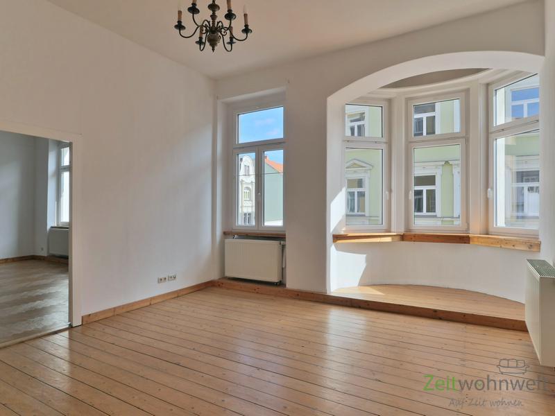 offene Schlafzimmertür