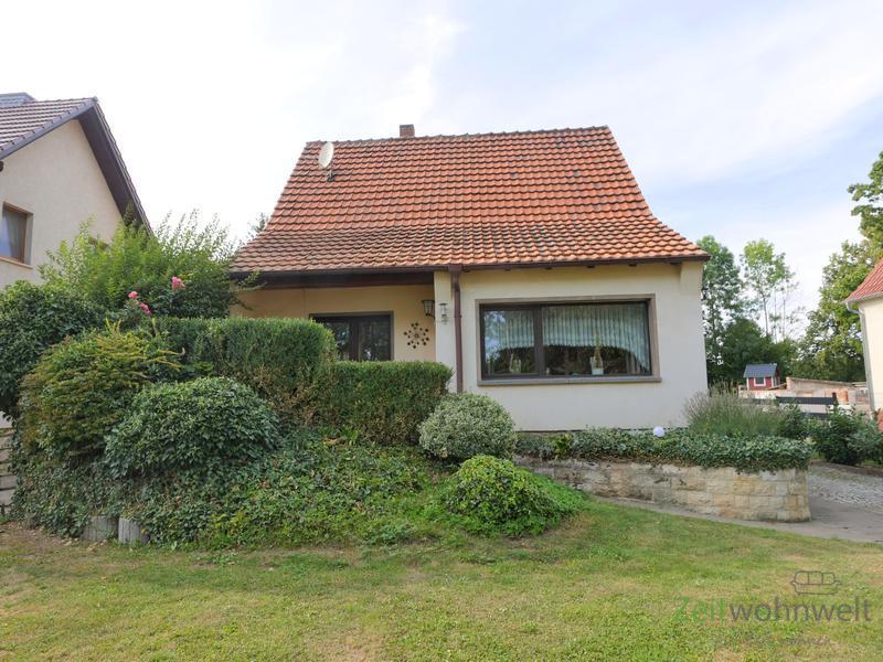 Thumbnail-(EF1310_M) Gotha: Sundhausen, möbliertes Wohnhaus mit 2 Bädern, Grundstück und Terrasse