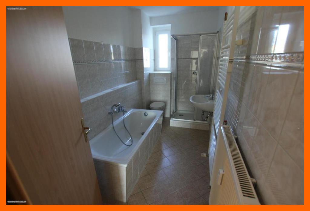Thumbnail-Mit Aufzug! 2-Raum-Whg. mit Balkon, Bad mit Wanne & Dusche! In der Geraer-Innenstadt!