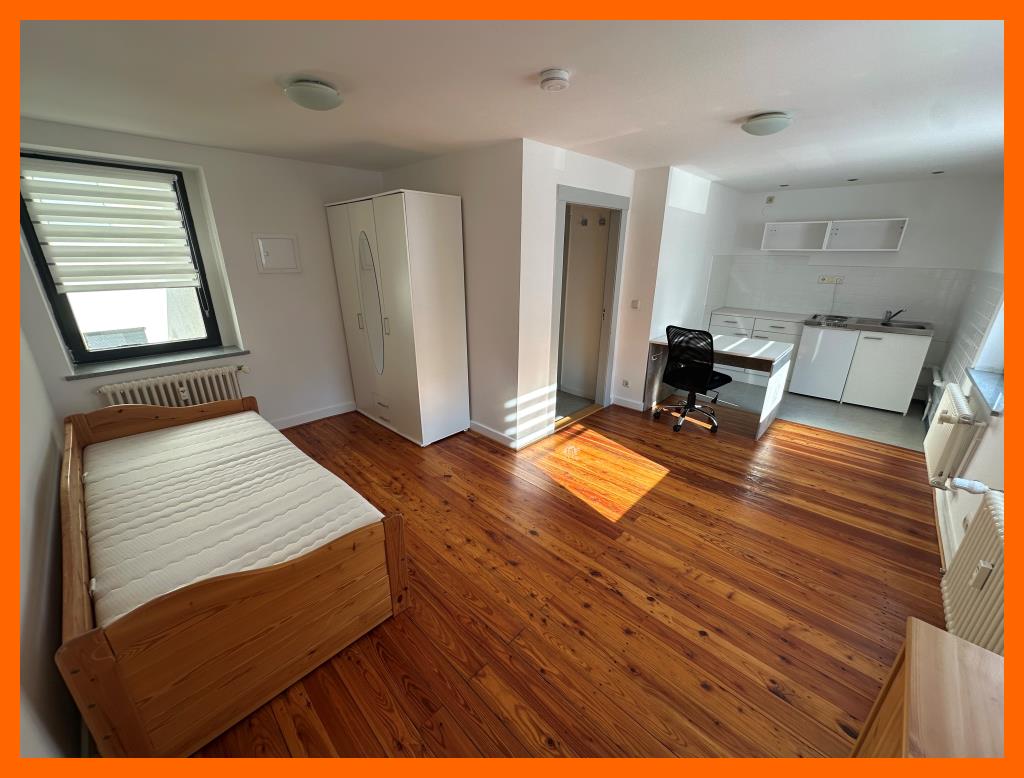 Thumbnail-Möblierte 1-Raum Atelierwohnung mit Echtholzboden im ruhigen Hinterhaus