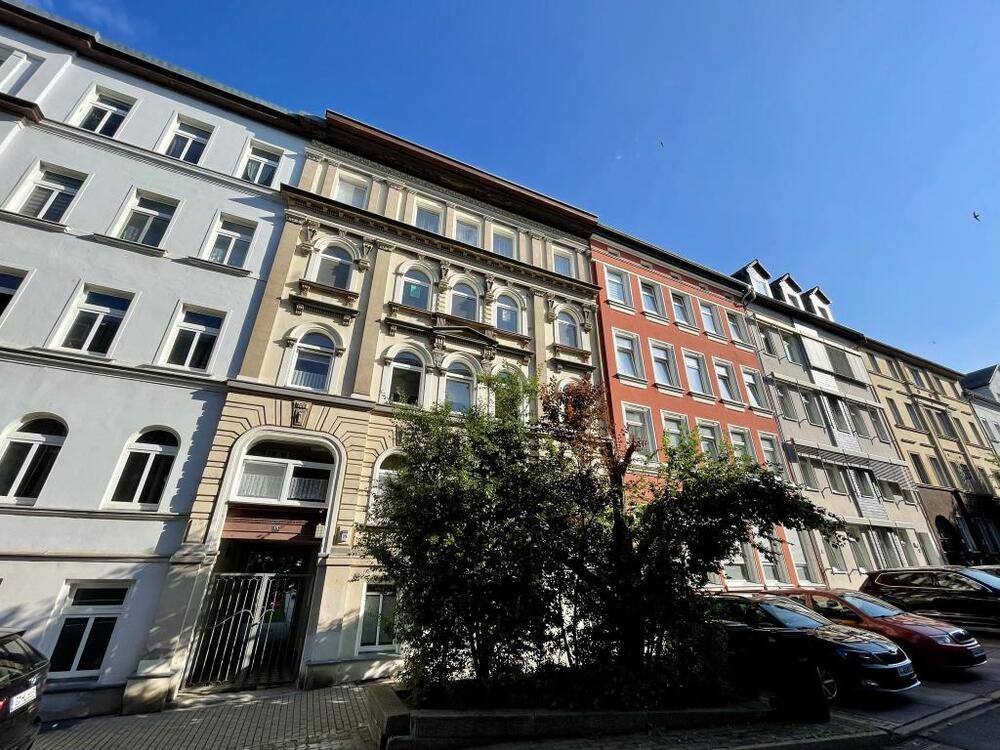 Thumbnail-Modern sanierte 4 Raum-Wohnung mit Balkon und schickem Bad!