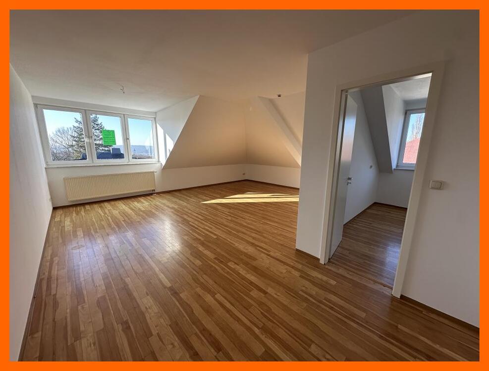 Thumbnail-Sehr helle 2 Raum-Whg. mit Ausblick über die Stadt und Garage und *Bungalow auf dem Grundstück