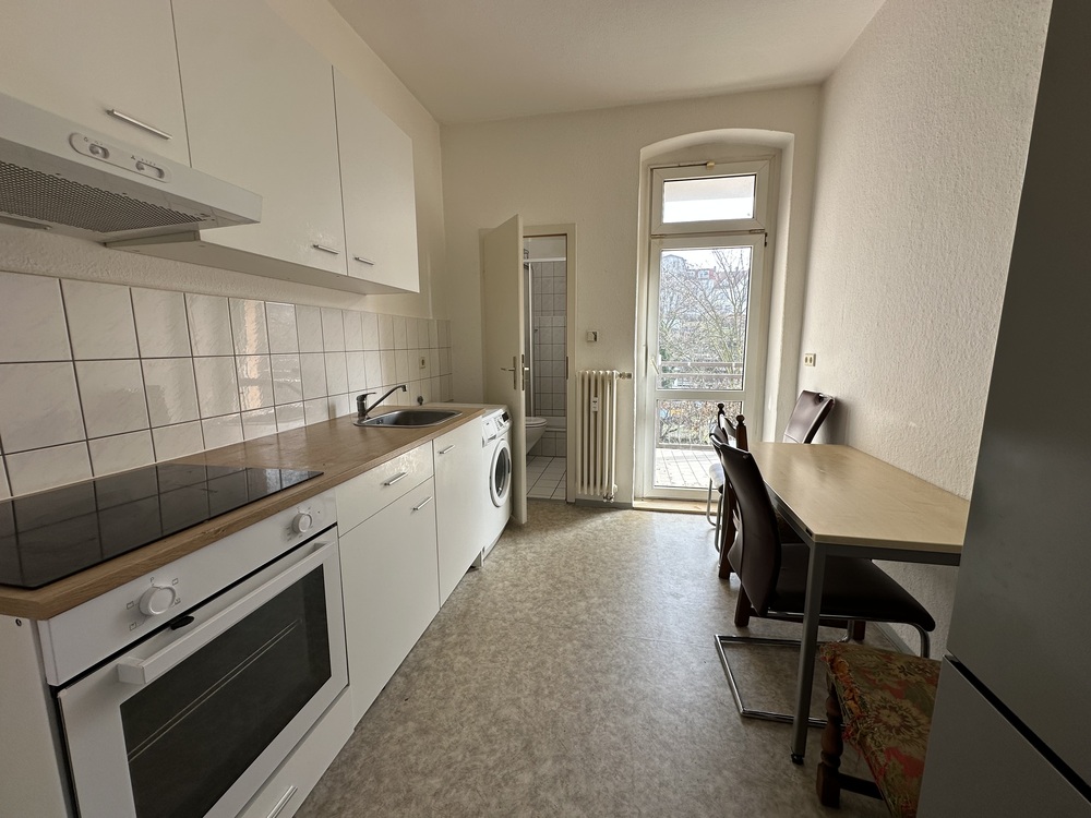 Thumbnail-Möblierte 2-Zimmer-Wohnung mit Balkon und Dusche nahe des Zentrums!