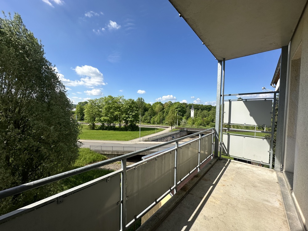 Thumbnail-Natur pur! Gessentalstraße! 3 Raum-Whg. mit Balkon und mit Blick ins Grüne!