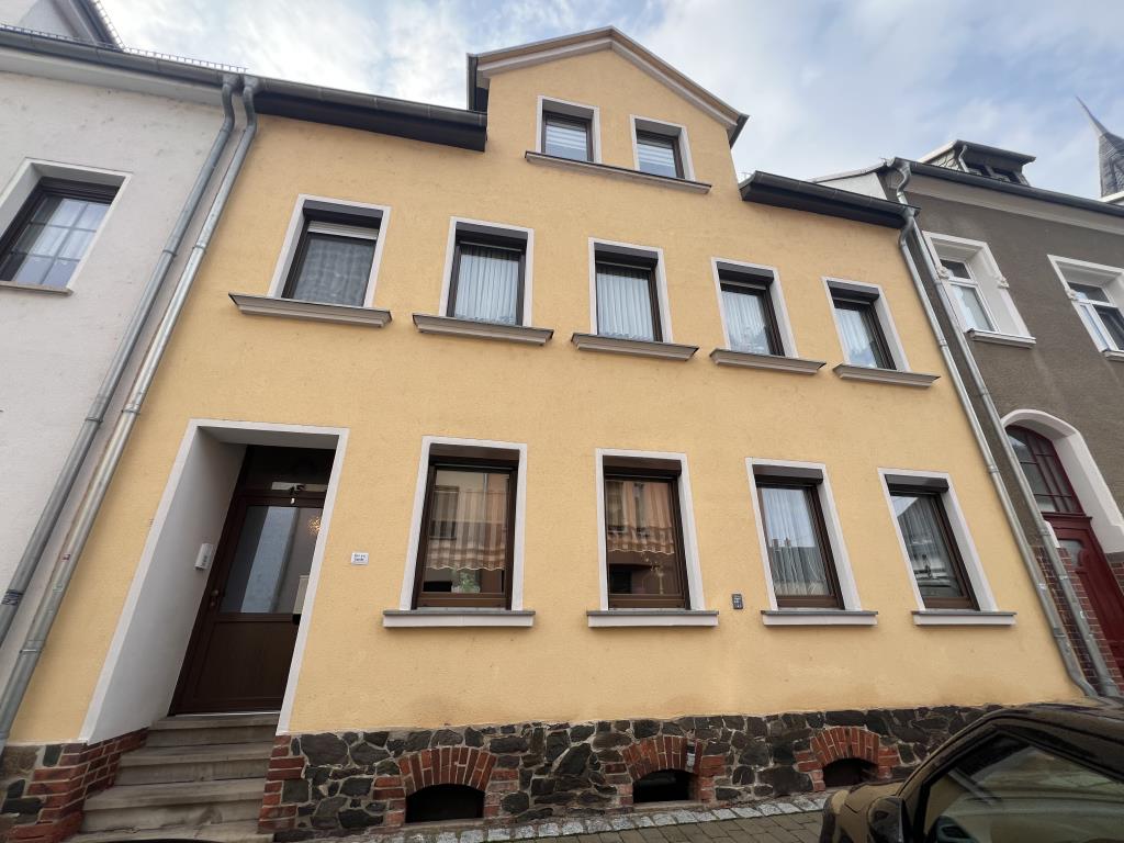 Thumbnail-Mehrfamilienhaus mit Potential in zentraler Lage von Weida sucht Sie als neuen Besitzer!
