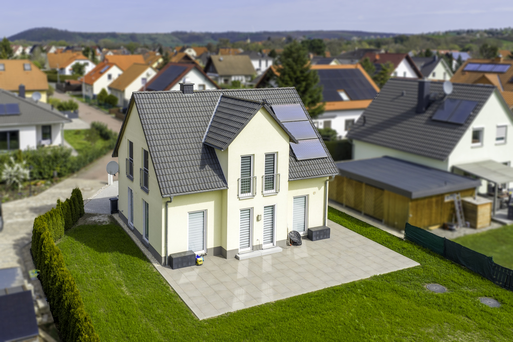 Thumbnail-Einziehen & wohlfühlen: neuwertiges EFH mit Erdwärmeheizung, Terrasse und ca. 118 m² Wohnfläche in Top-Zustand in Caaschwitz!