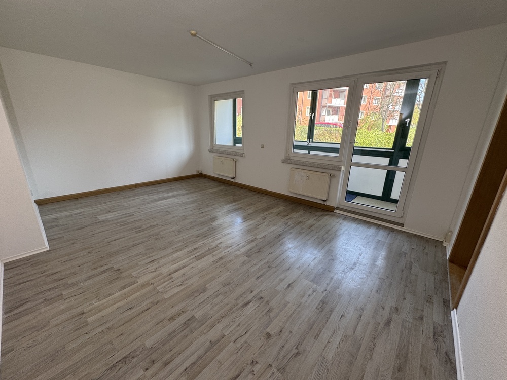 Thumbnail-helle 2-Raum-Wohnung mit Wintergarten und Blick ins Grüne: in Gera-Bieblach!