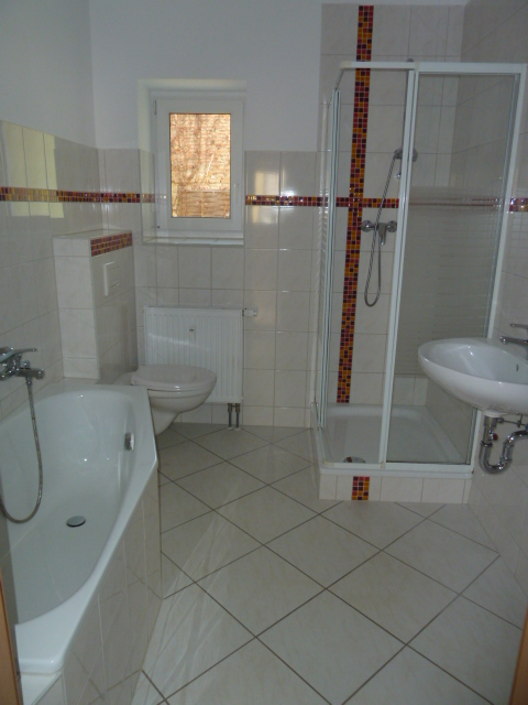 Thumbnail-2 Raum-EG-Whg. mit großer Terrasse, Wanne und Dusche in Debschwitz!