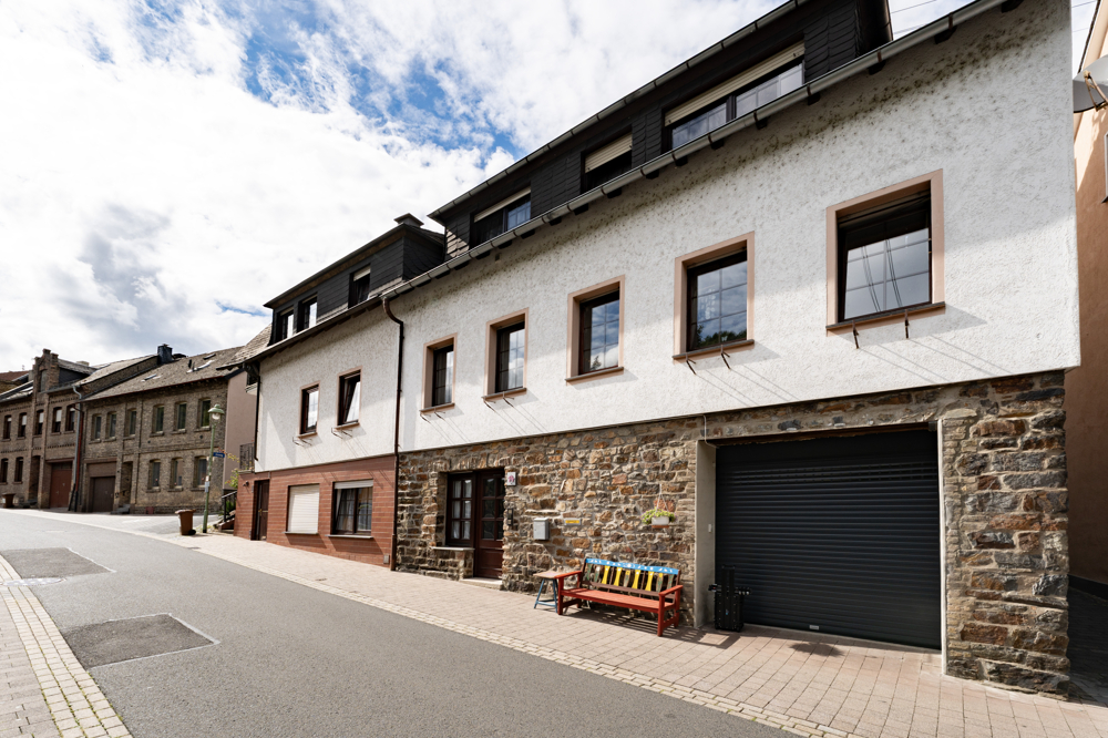 Thumbnail-Dreifamilienhaus (vermietet) in Niederheimbach