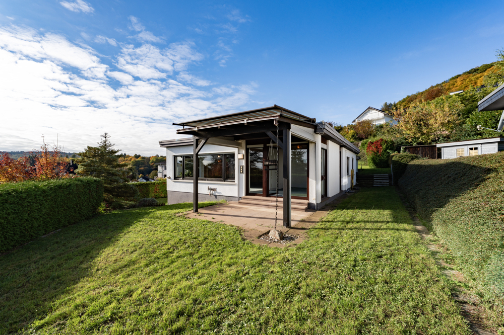 Thumbnail-Attraktive Lage, großes Grundstück und moderne Architektur