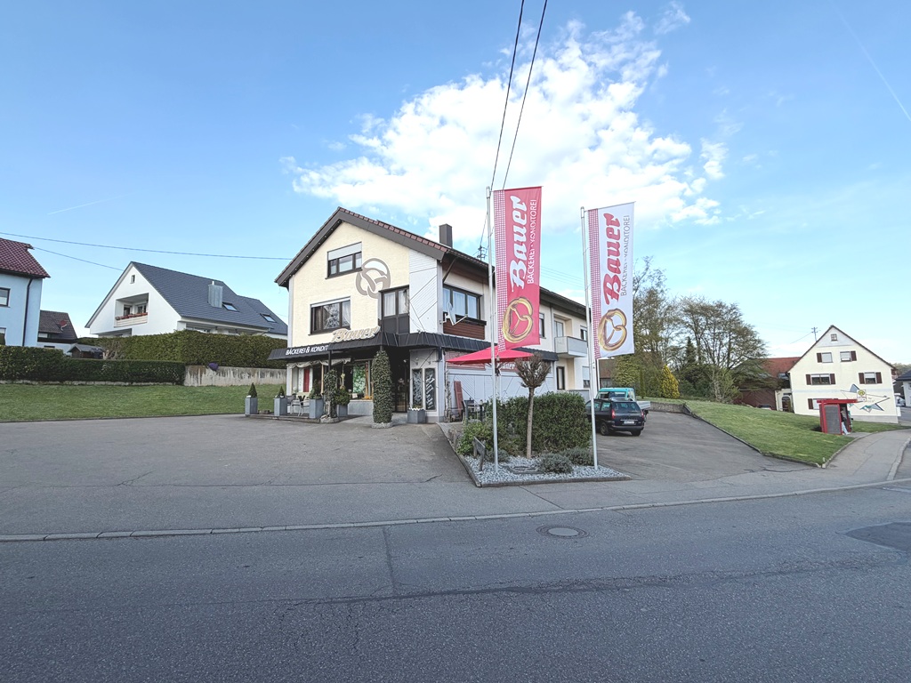 Thumbnail-Dreifamilienhaus mit Gewerbeeinheit + 600 m² Bauland §34 BauGB ,Top Rendite möglich