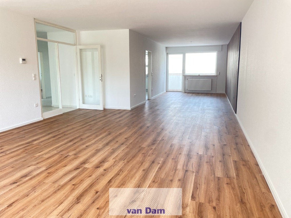 Thumbnail-Zentrumsnaher Wohntraum: Frisch sanierte 3-Zimmer-Wohnung mit großem Balkon