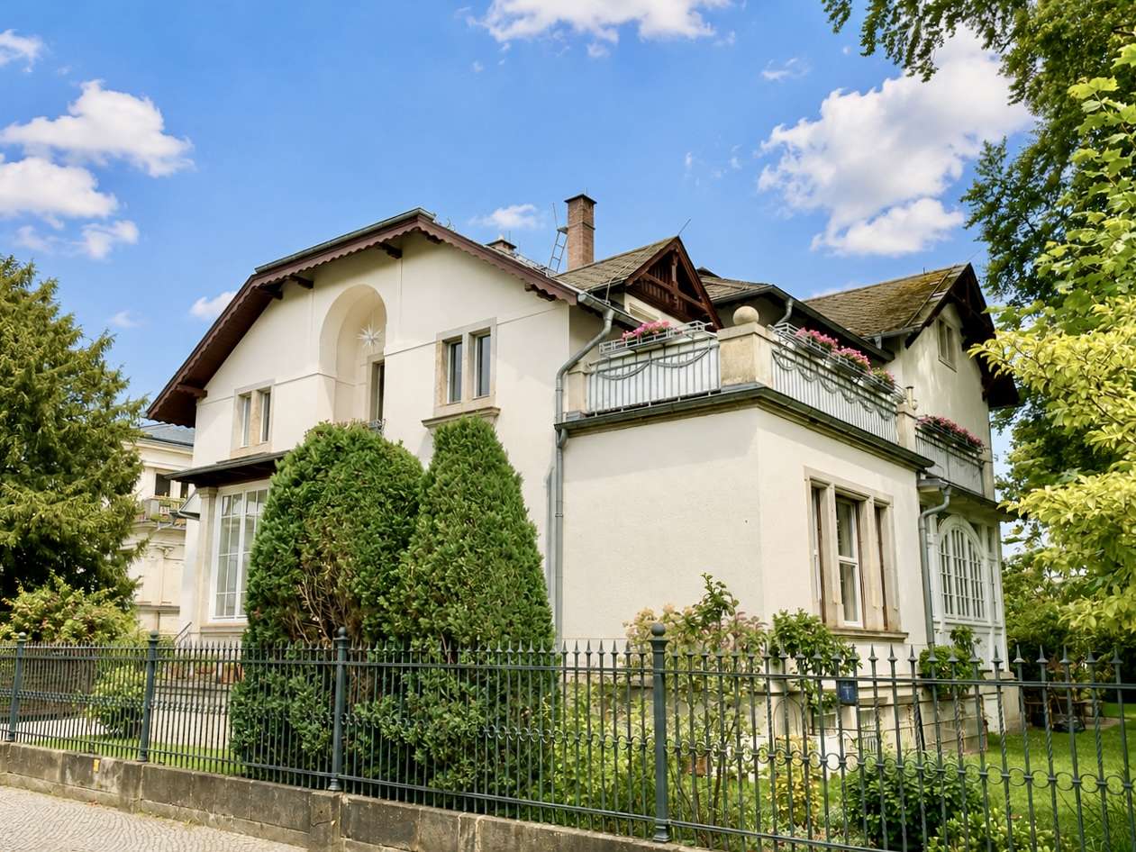 Thumbnail-Haus zum Kaufen in Dresden 1.300.000,00 € 260 m²