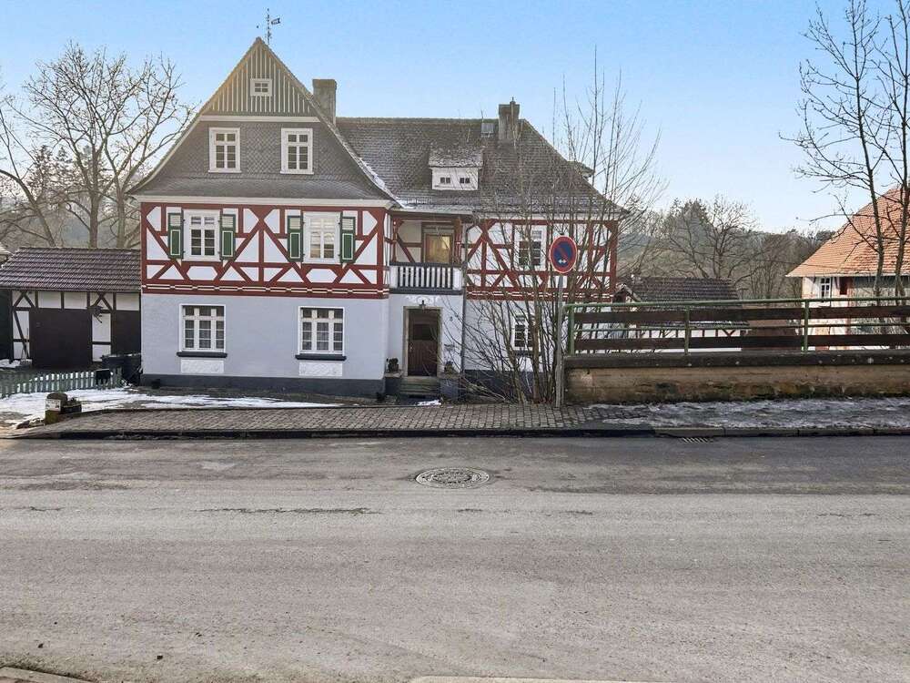 Thumbnail-Haus zum Kaufen in Hatzfeld 240.000,00 € 192.94 m²