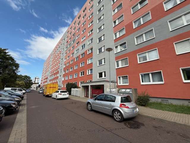 Thumbnail-Wohnung zum Mieten in Magdeburg 327,00 € 49.47 m²