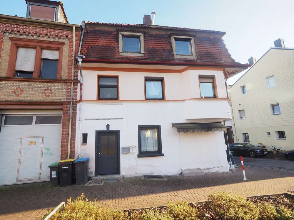 Thumbnail-Haus zum Kaufen in Homburg 230.000,00 € 233 m²