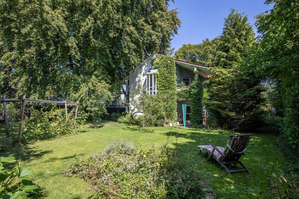 Thumbnail-Haus zum Kaufen in Oberhaching 3.280.000,00 € 323.34 m²