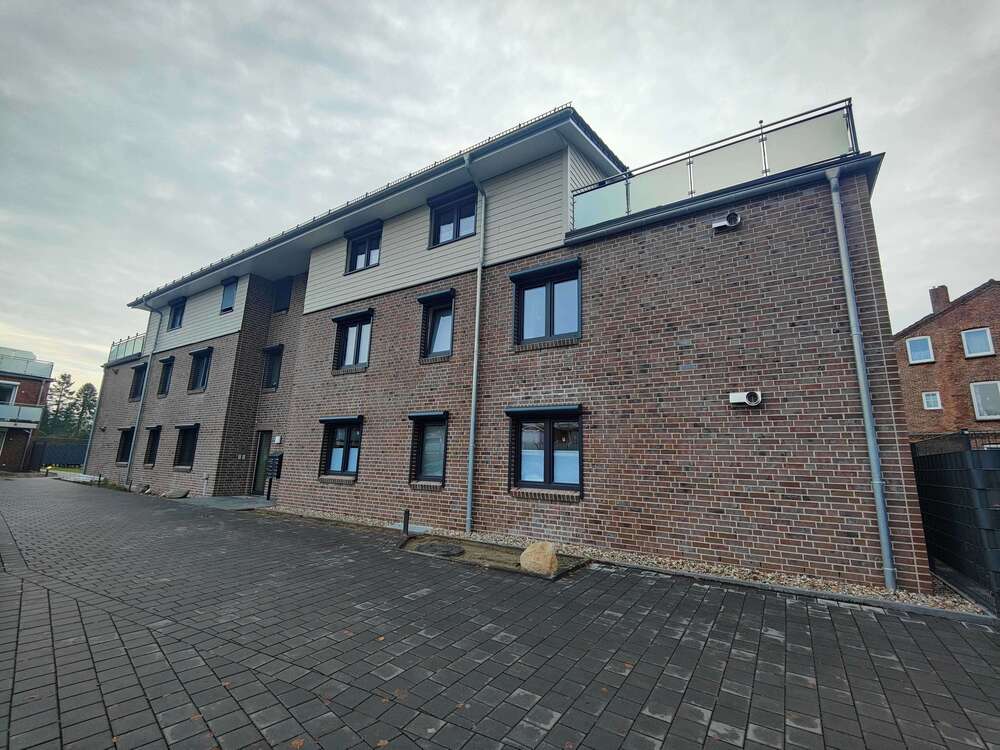 Thumbnail-Wohnung zum Kaufen in Uetersen 399.000,00 € 89.85 m²