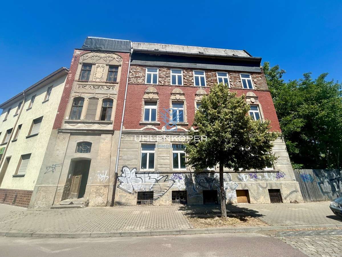 Thumbnail-Haus zum Kaufen in Bernburg 100.000,00 € 299 m²