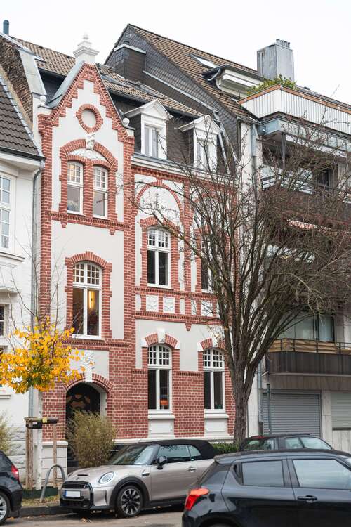 Thumbnail-Haus zum Mieten in Düsseldorf 7.500,00 € 300 m²