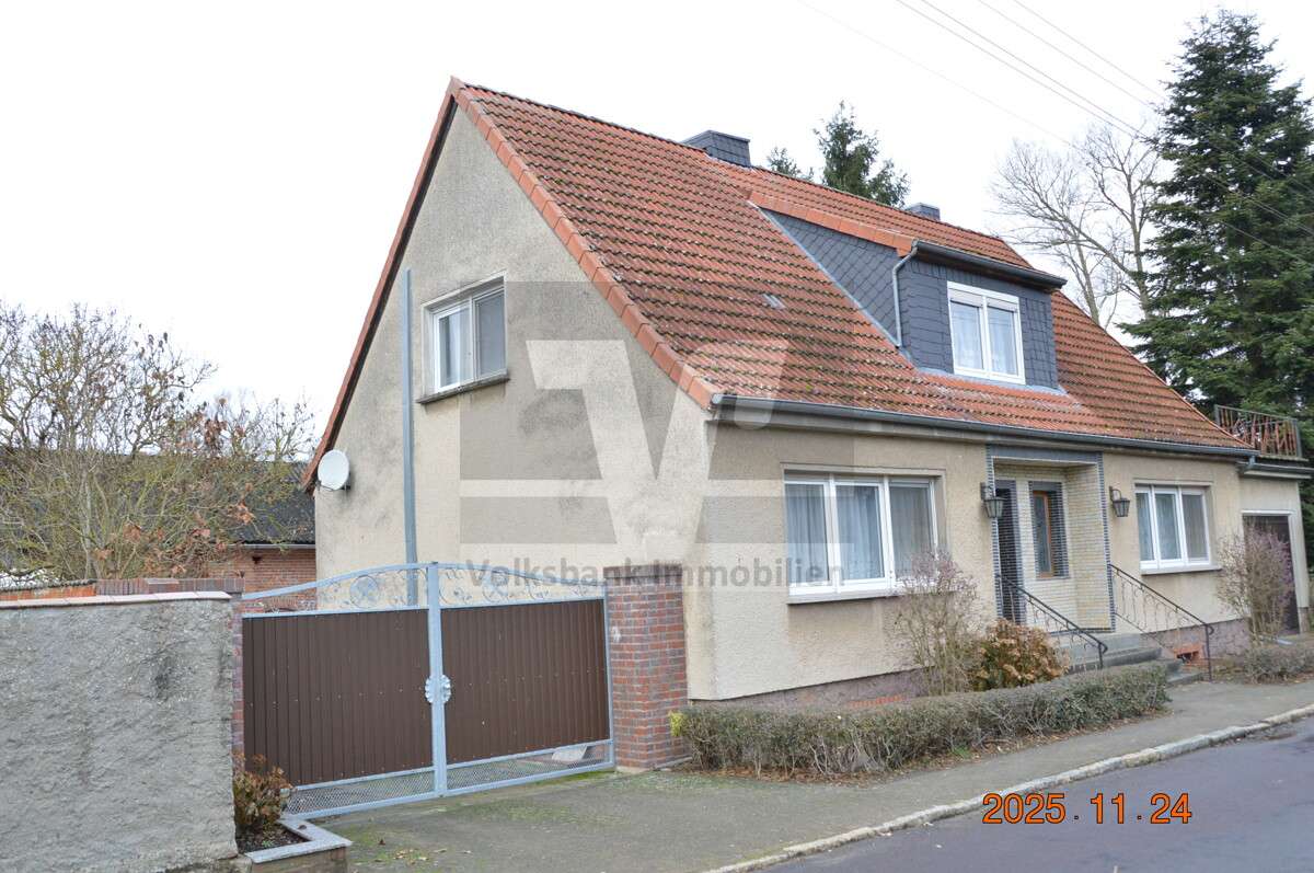 Thumbnail-Haus zum Kaufen in DiesdorfPeckensen 149.000,00 € 157 m²