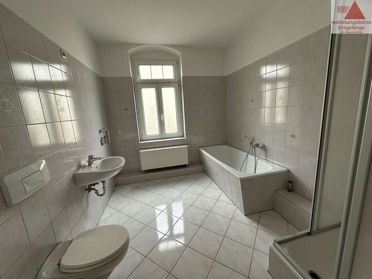 Thumbnail-Wohnung zum Mieten in NeukirchenErzgebirge 300,00 € 60.2 m²