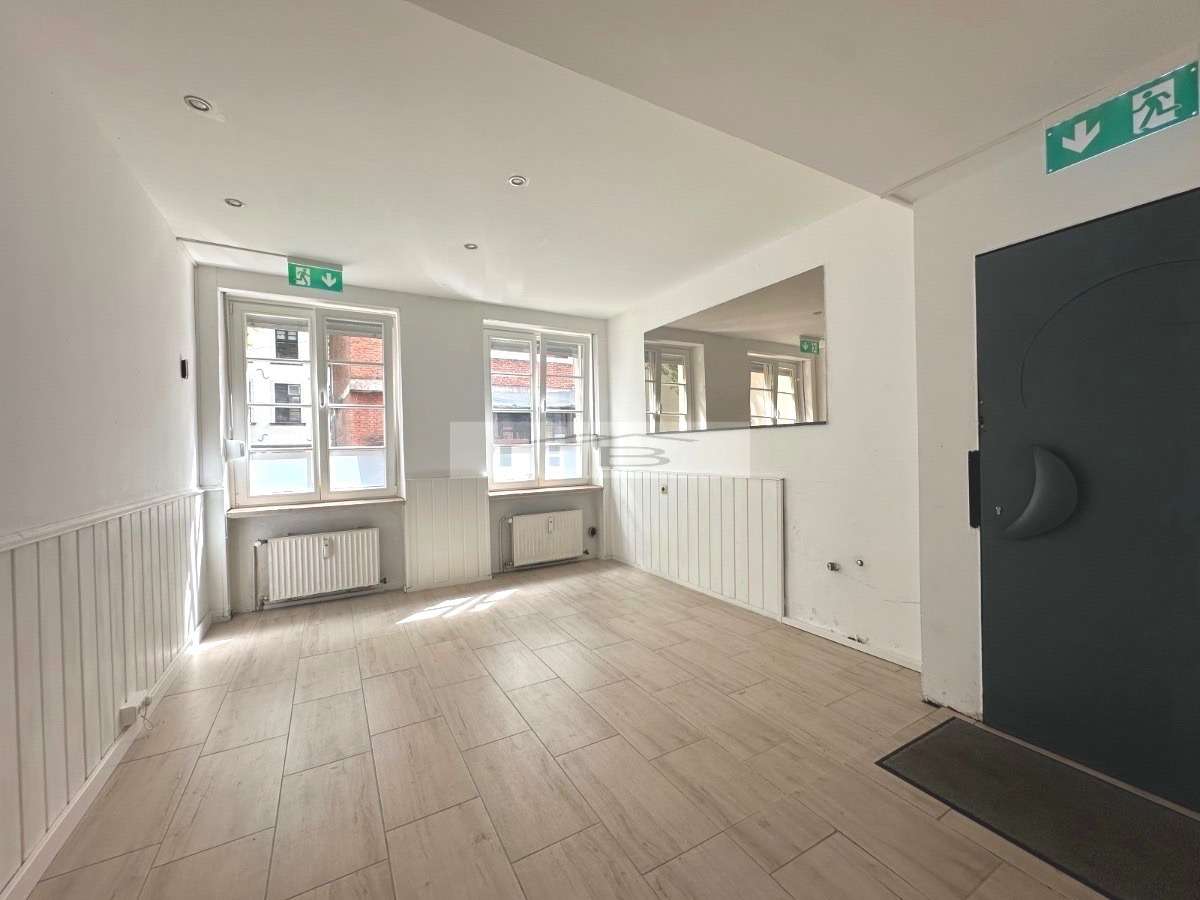 Thumbnail-Einzelhandel in Köln 2.020,00 € 94.72 m²