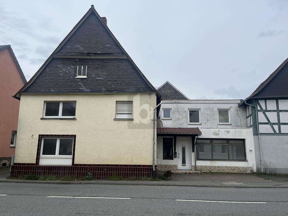 Thumbnail-Haus zum Kaufen in Solms 129.900,00 € 180 m²