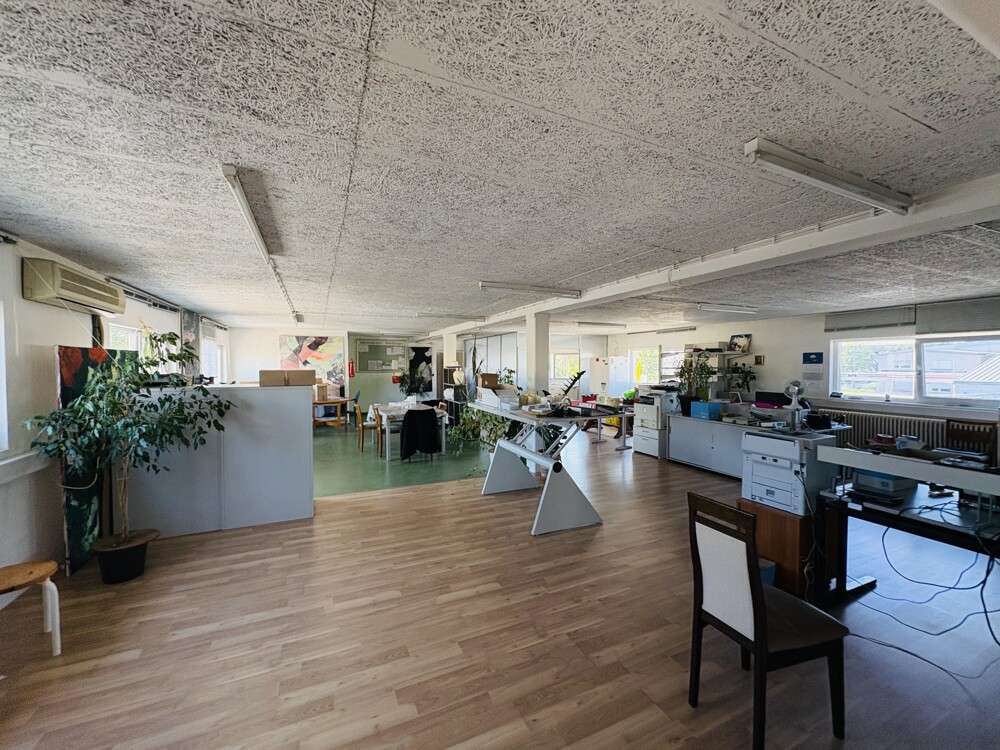 Thumbnail-Halle in Karlsruhe 2.500,00 € 166 m²
