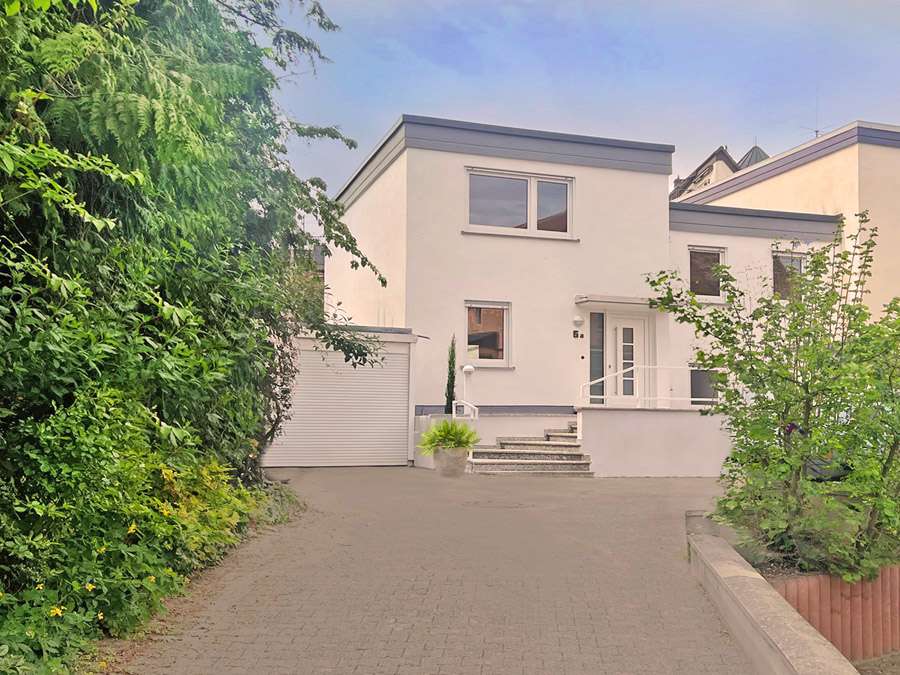 Thumbnail-Haus zum Mieten in Frankfurt 2.900,00 € 185 m²
