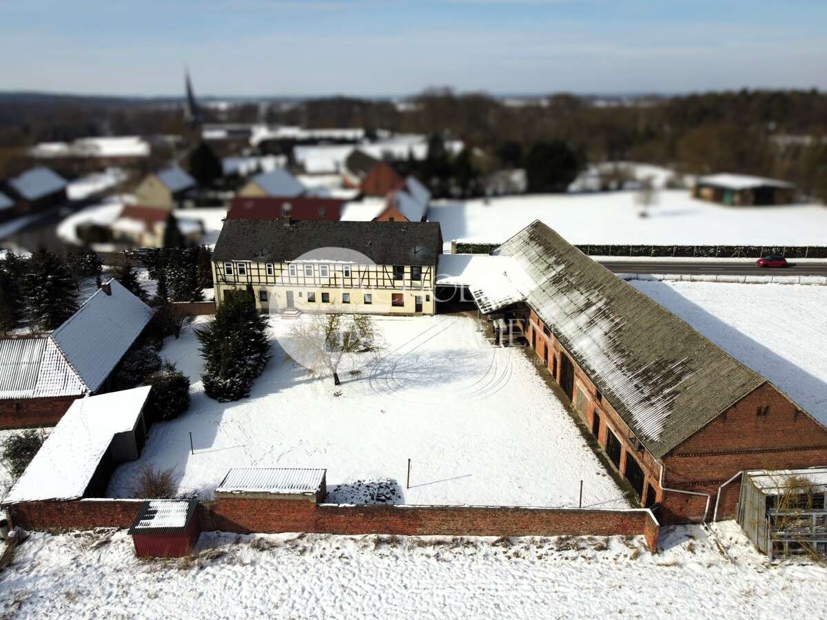 Thumbnail-Haus zum Kaufen in Salzwedel Kricheldorf 325.000,00 € 235 m²