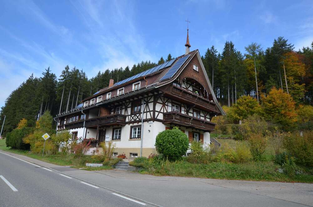 Thumbnail-Haus zum Kaufen in Lenzkirch 280.000,00 € 235 m²