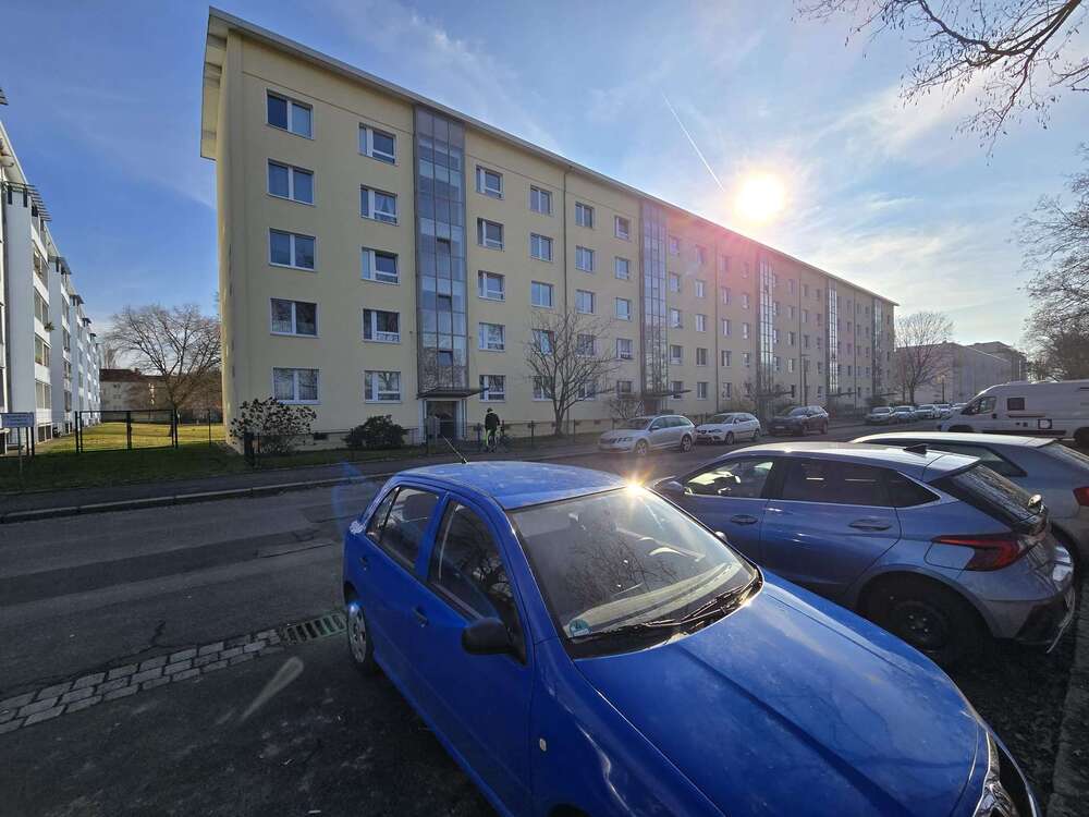 Thumbnail-Wohnung zum Kaufen in Dresden 97.000,00 € 39.69 m²