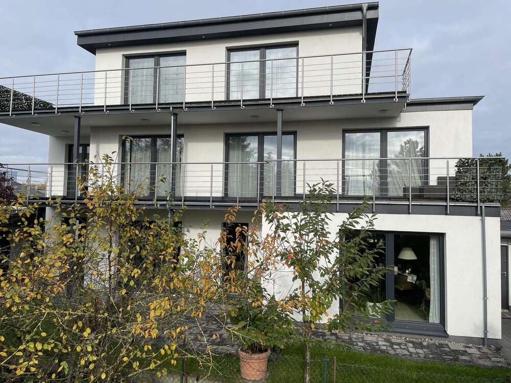 Thumbnail-Haus zum Kaufen in Peine Kernstadt 950.000,00 € 291.75 m²