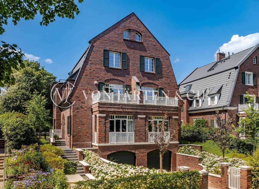 Thumbnail-Haus zum Kaufen in Hamburg 2.890.000,00 € 242 m²