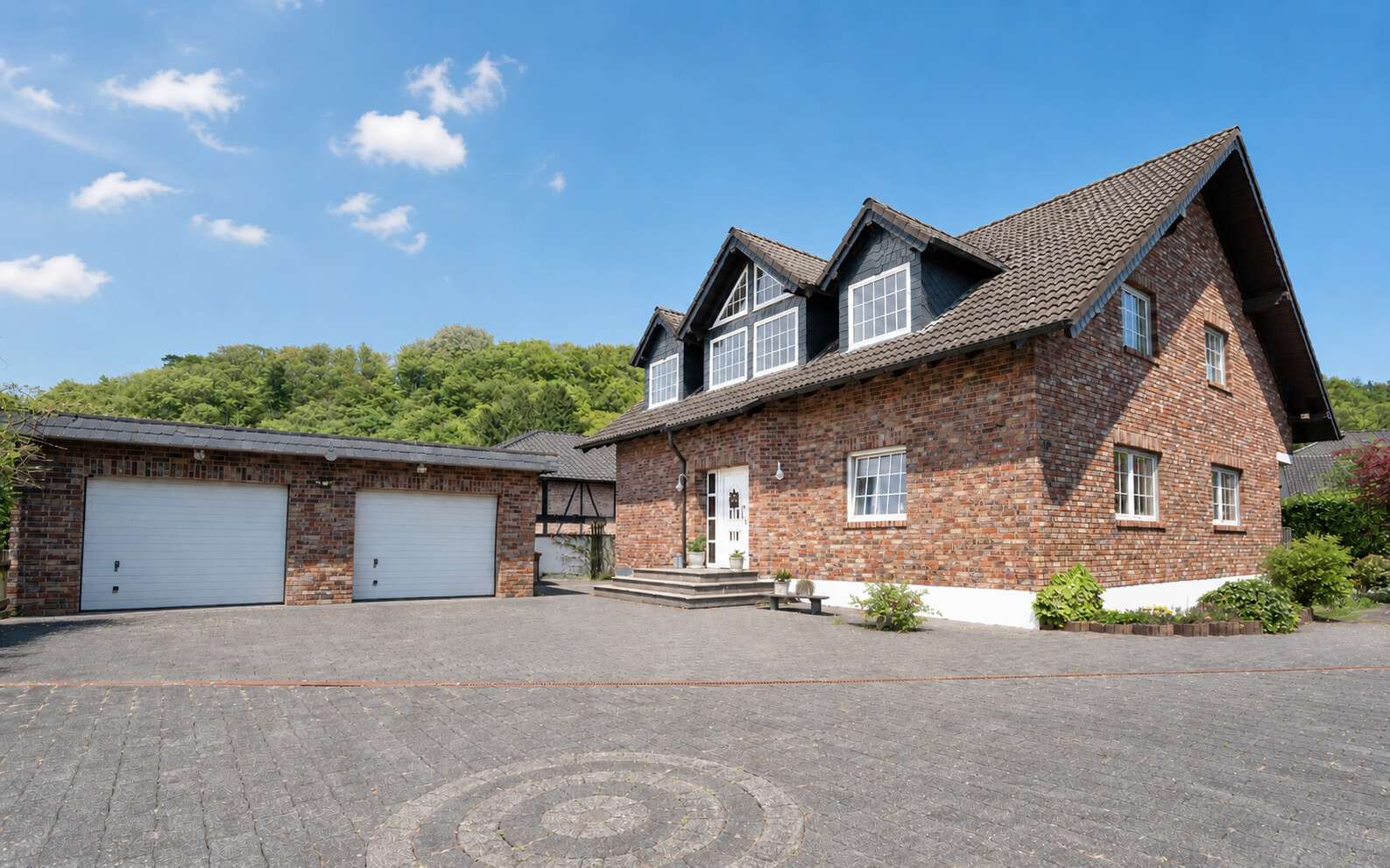 Thumbnail-Haus zum Kaufen in Lohmar Donrath 749.000,00 € 210 m²