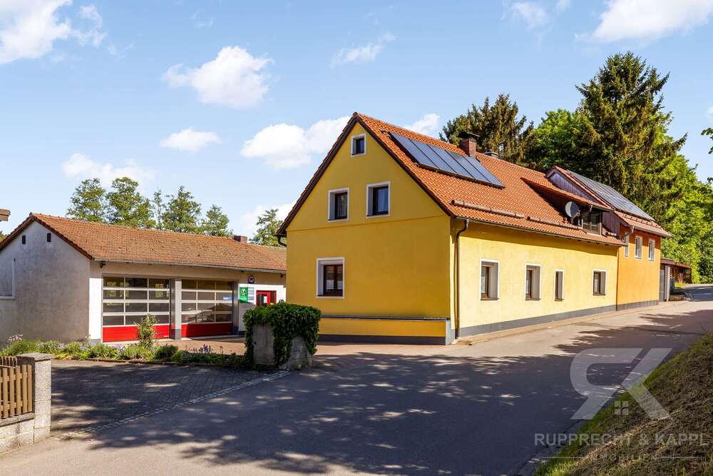 Thumbnail-Haus zum Kaufen in Teunz 349.000,00 € 216 m²