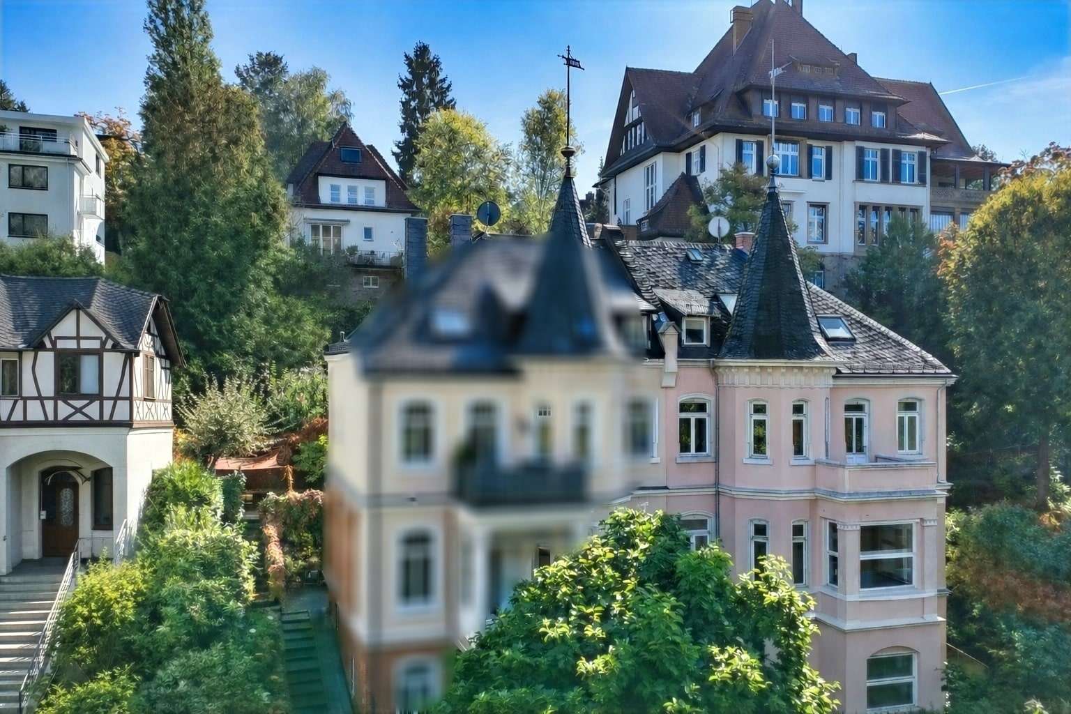 Thumbnail-Haus zum Kaufen in Wiesbaden 1.290.000,00 € 280 m²