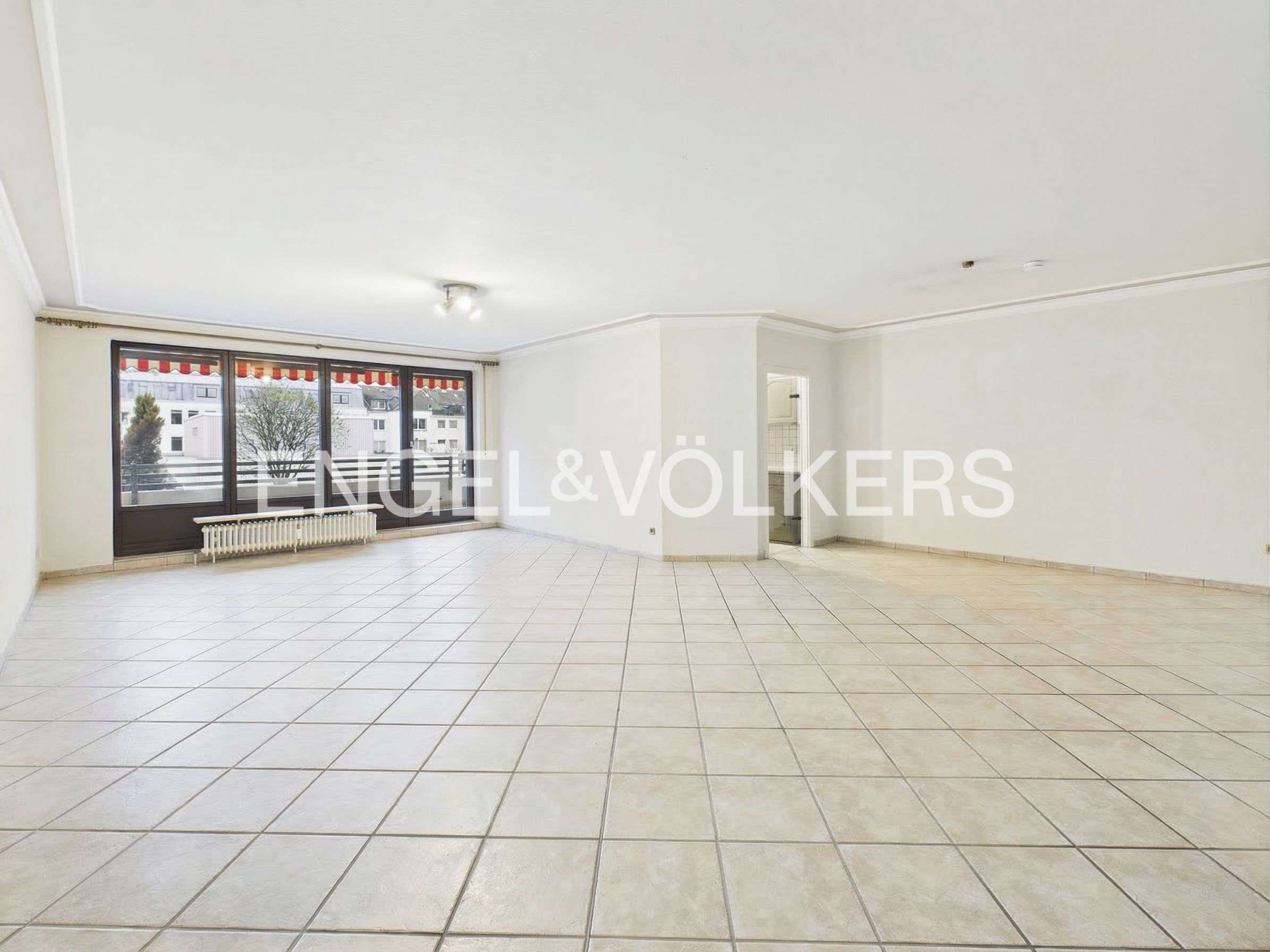 Thumbnail-Wohnung zum Kaufen in Krefeld 215.000,00 € 135 m²