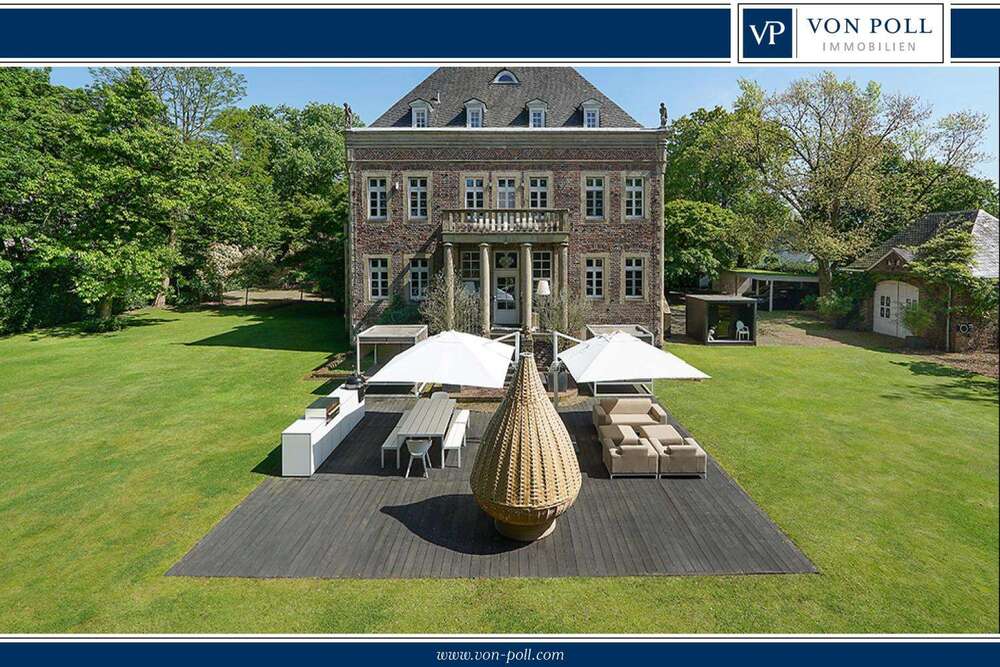 Thumbnail-Haus zum Kaufen in Düsseldorf 4.950.000,00 € 560.72 m²