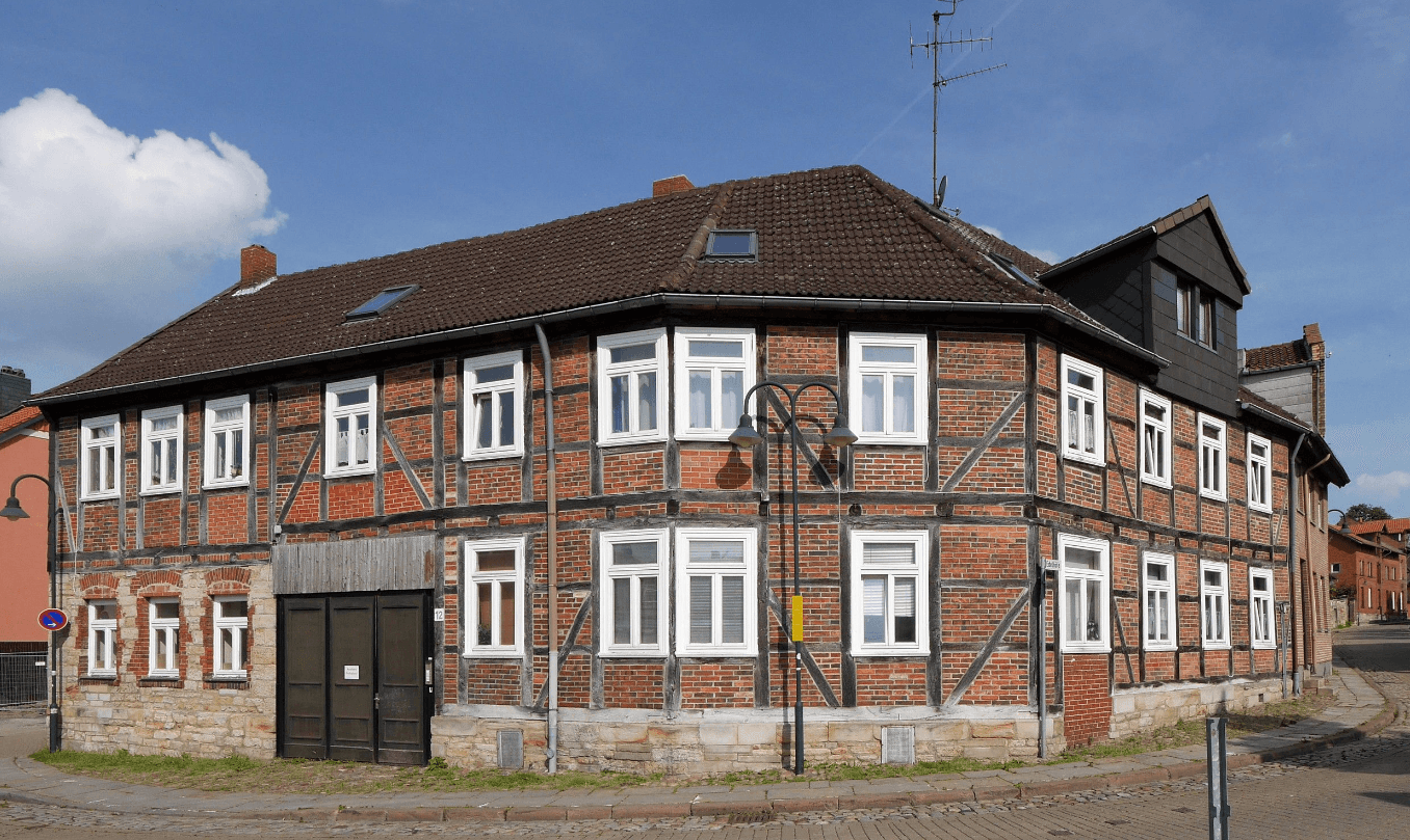 Thumbnail-Haus zum Kaufen in Helmstedt 440.000,00 € 383 m²