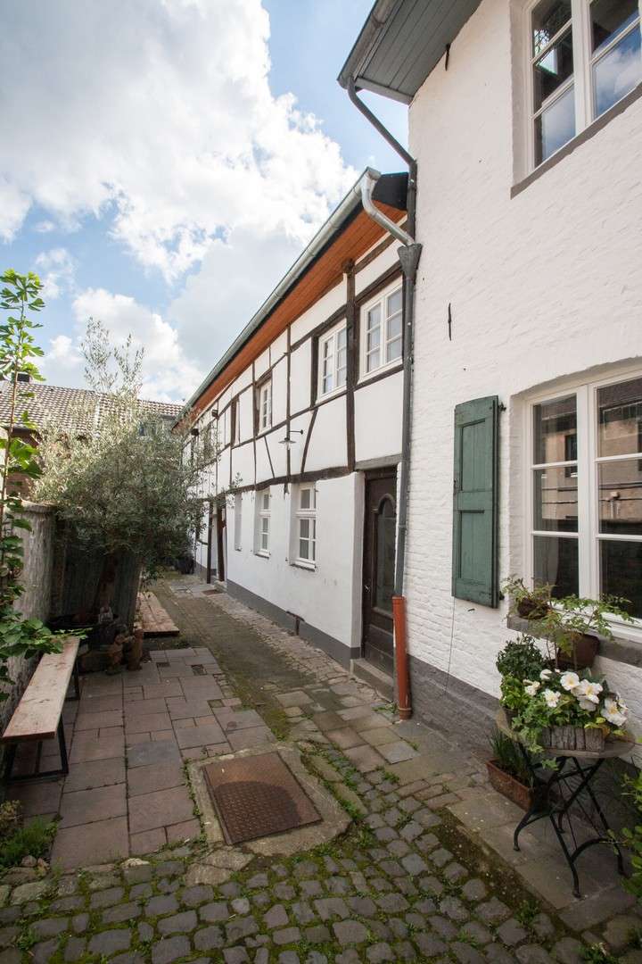 Thumbnail-Haus zum Kaufen in Krefeld 250.000,00 € 75 m²