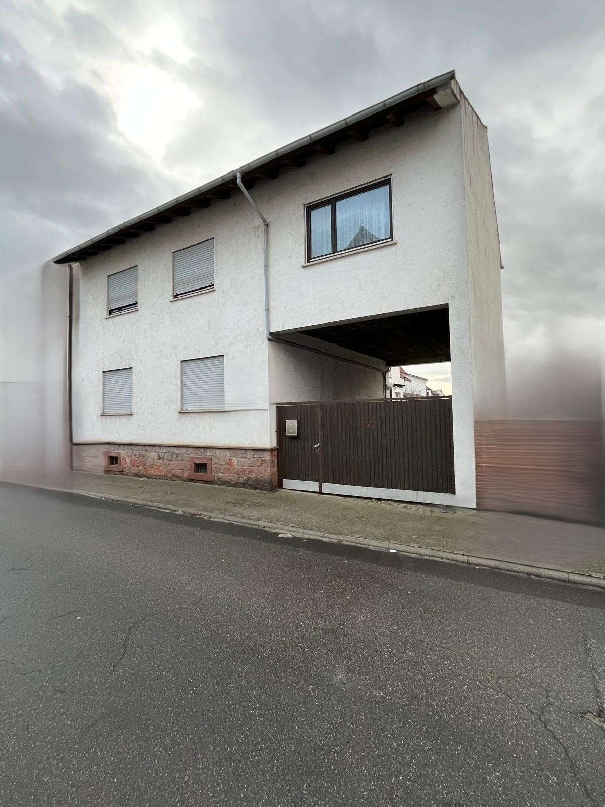 Thumbnail-Haus zum Kaufen in Lampertheim 375.000,00 € 215 m²