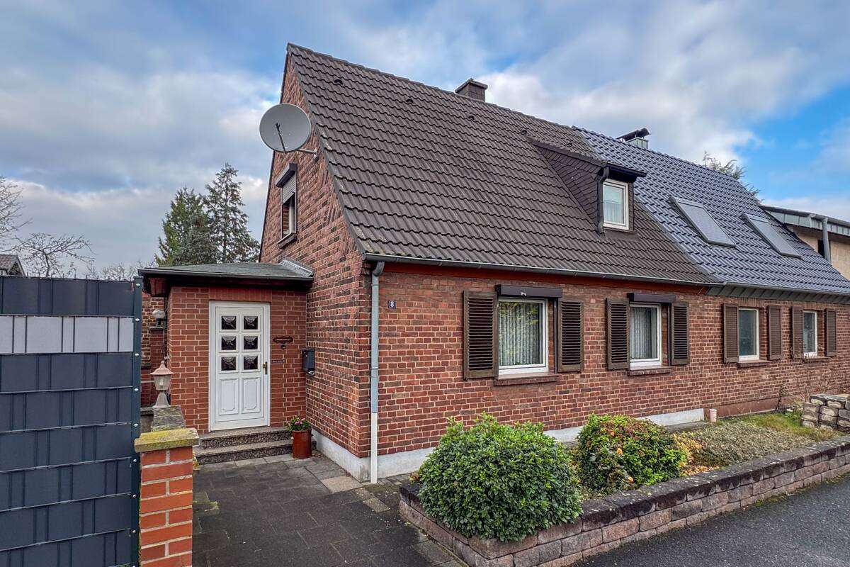 Thumbnail-Haus zum Kaufen in Dormagen Delhoven 280.000,00 € 75.41 m²