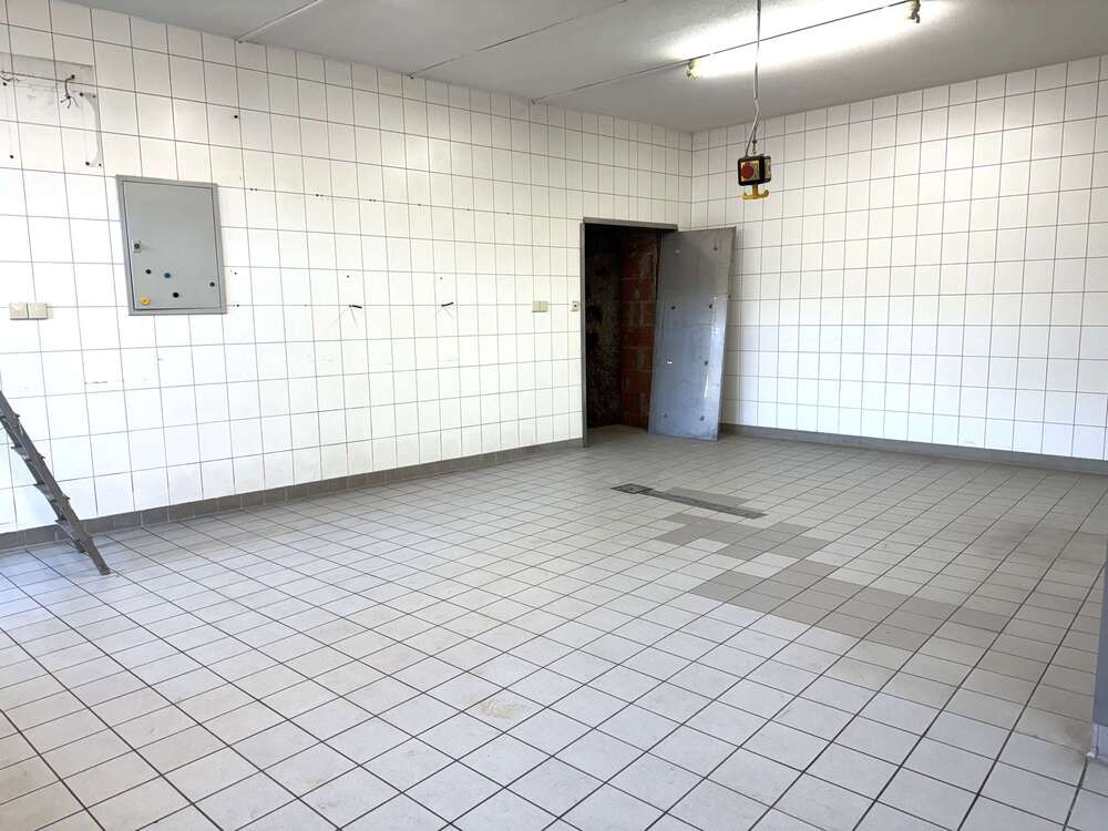 Thumbnail-Halle in Riegel 500,00 € 95 m²