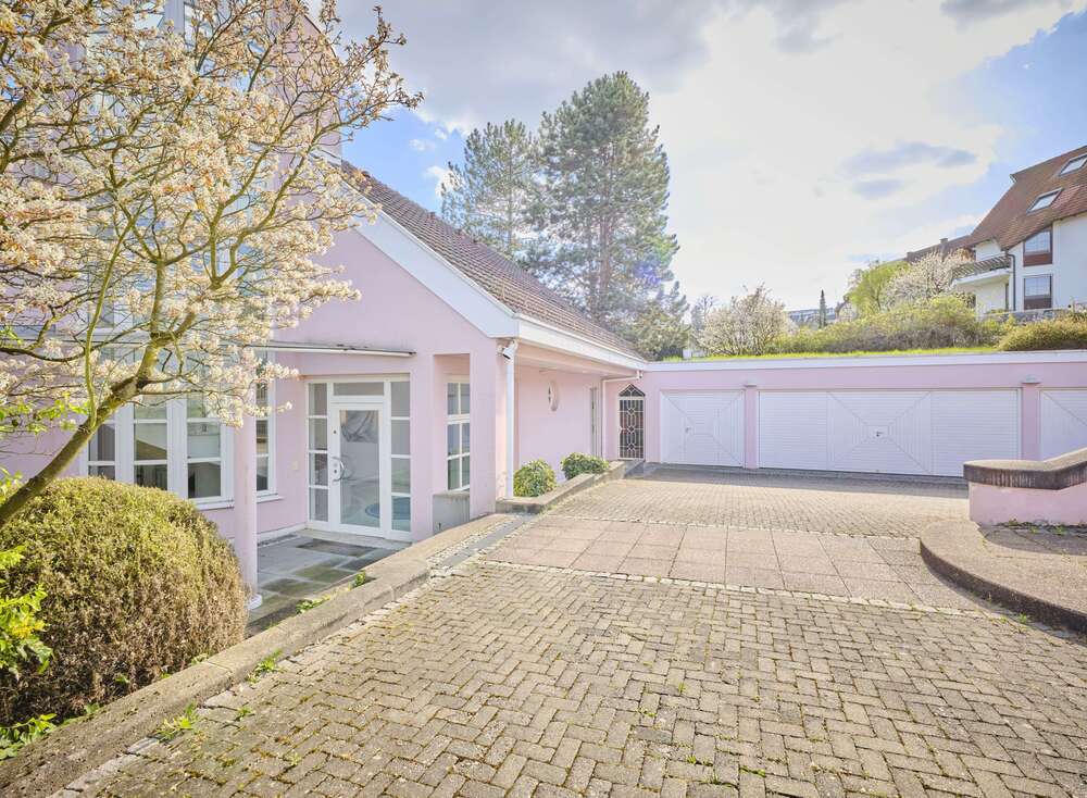 Thumbnail-Haus zum Kaufen in Stuttgart 1.790.000,00 € 517 m²