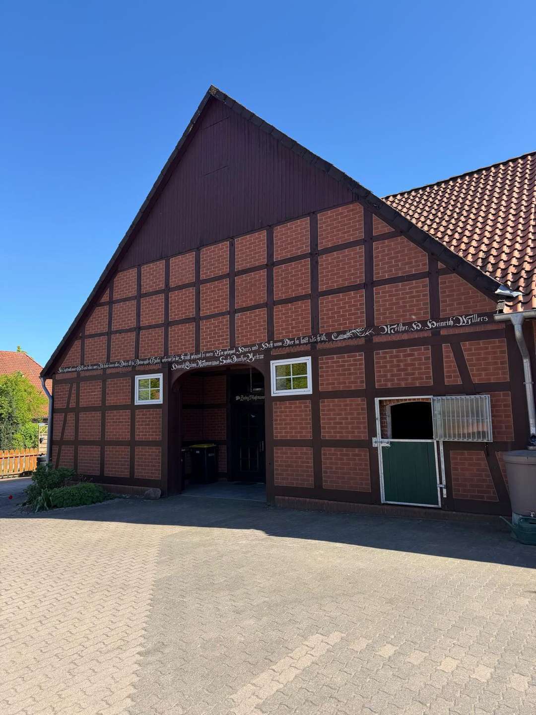 Thumbnail-Haus zum Kaufen in Wedemark 470.000,00 € 210 m²