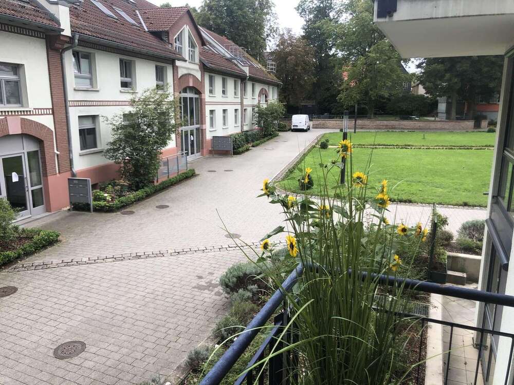 Thumbnail-Wohnung zum Kaufen in Frankfurt Nieder-Erlenbach 395.000,00 € 70 m²